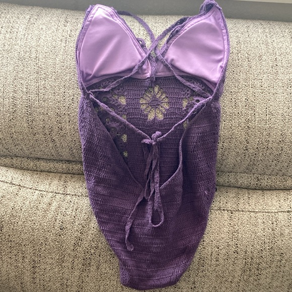 Beautifully Detailed Stitched Lacey One Piece | M - Picture 3 of 7